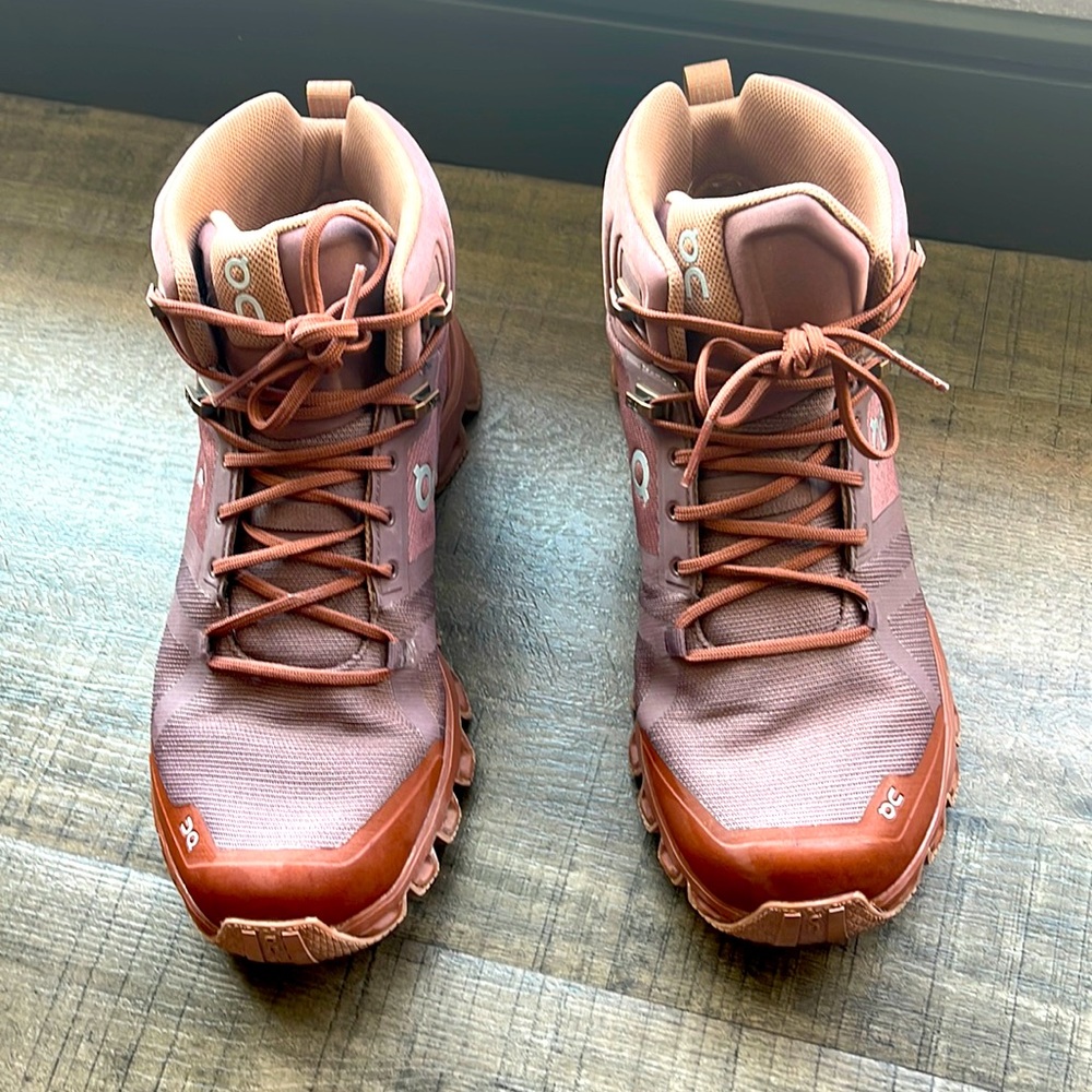 EUC On Cloud Cloudrock Waterproof Women’s Hiking Boot
